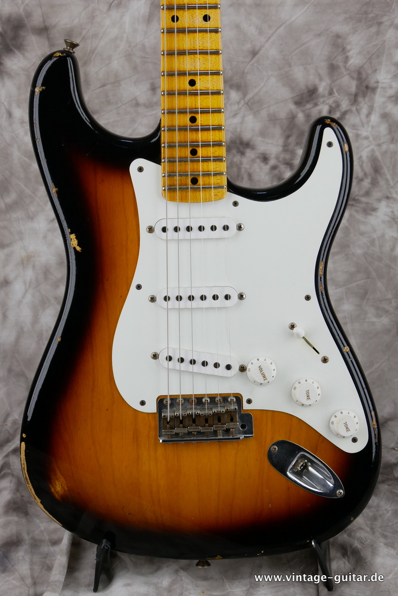 Fender_Stratocaster_Custom_Shop_55 Relic_limited_edition_sunburst_2015-003.JPG
